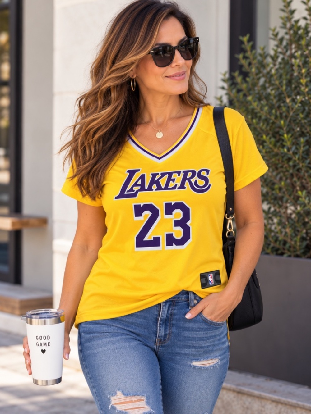 Lakers LeBron James #23 Fanatics Women's Gold V-Neck Tee Large - Picture 10 of 11
